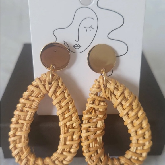 Rattan Teardrop Ethnic Earrings - Picture 8 of 10